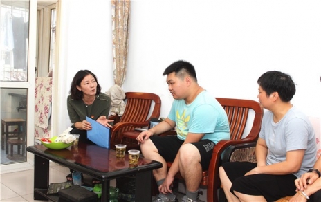 結(jié)對(duì)社區(qū)困難家庭，持續(xù)開(kāi)展資助助學(xué)