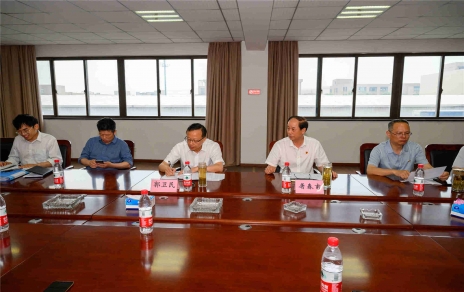 嘉興商品交易產(chǎn)業(yè)園管理辦公室對(duì)我公司蔬菜批發(fā)市場(chǎng) 開(kāi)展“守根脈、保平安、辦實(shí)事”網(wǎng)格大走訪座談會(huì)