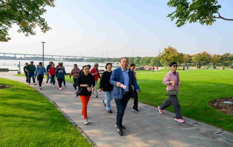 能源“雙控”倡導(dǎo)低碳生活，文明出行添力美好家園 -- 活力健行掠影