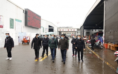 市發(fā)改委、經(jīng)開區(qū)管委會等上級有關(guān)部門領(lǐng)導(dǎo)帶隊檢查市場保供工作