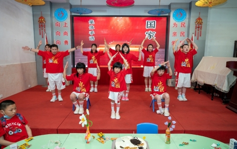 “水點點”---用心暖童心，用情伴成長！