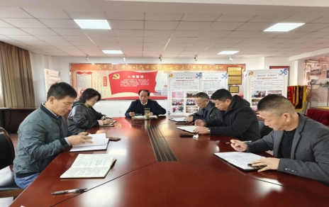 以“四個確?！蓖七M完成全年工作